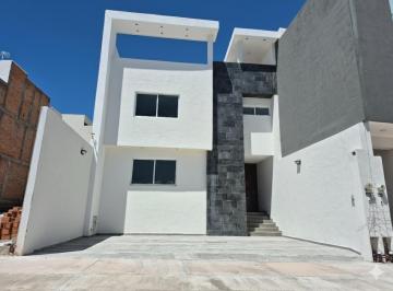 Casa de 4 habitaciones, San Luis Potosí · Casa con Acabados de Lujo en Villa Magna