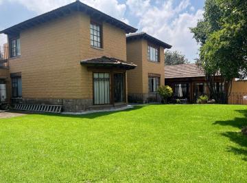 Casa de 4 habitaciones, Cuajimalpa de Morelos · Hermosa y de Buen Gusto. en Calle Cerrada con Vigilancia