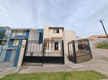 Casa de 3 habitaciones, Querétaro · Casa en Renta 143 m². Arboledas del Parque
