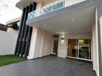 Casa en condominio · 280m² · 3 Recámaras · 2 Estacionamientos · PH - Fraccionamiento El Zapote