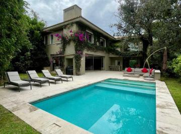 Casa de 4 habitaciones, Malinalco · Casa en Venta Club de Golf Malinalco