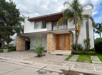 Casa de 3 habitaciones, León · Casa en Venta en Club de Golf La Hacienda