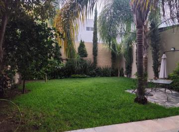 Casa de 4 habitaciones, Zapopan · Vive con Espacio, Privacidad y Estilo