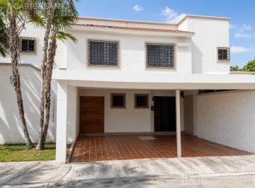 Casa · 108m² · 3 Recámaras · Casa en Venta en Sm 44 - Zona Av La Luna