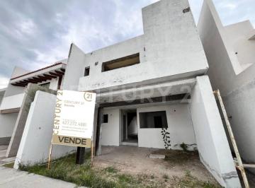 Casa · 242m² · 4 Recámaras · 2 Estacionamientos · Casa en Desarrollo en Venta en Fraccionamiento Residencial Santuaria, Sjr, Qro.