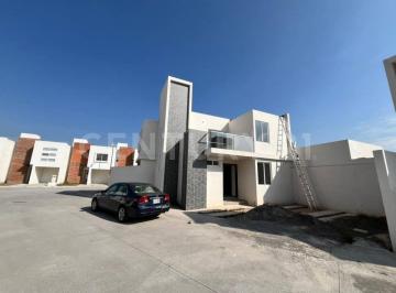 Casa · 136m² · 4 Recámaras · 2 Estacionamientos · Casa en Venta en Esquina en San Juan del Río, Querétaro.