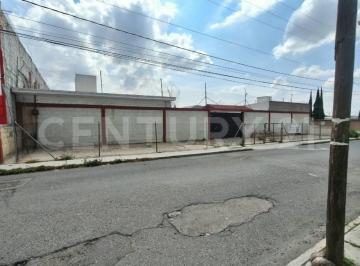 Casa · 182m² · 4 Recámaras · 10 Estacionamientos · Casa en Venta en Granjas Banthí, Sjr, Querétaro.
