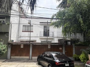 Casa · 350m² · 7 Recámaras · 4 Estacionamientos · Casa en Narvarte Poniente