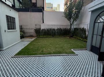 Casa · 360m² · 11 Estacionamientos · Casa con Uso de Suelo en Polanco
