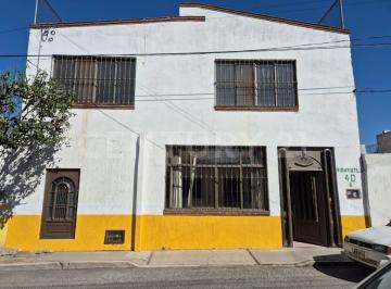Casa · 497m² · 2 Estacionamientos · Edificio en Renta, San Cayetano, Sjr, Querétaro.