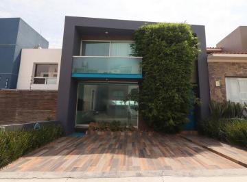 Casa de 3 habitaciones, Morelia · Casa en Venta en Morelia, Vistas Altozano.