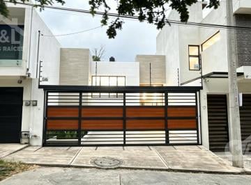 Casa · 183m² · 4 Recámaras · 2 Estacionamientos · Casa en Venta con Cuatro Recamaras en Indeco Animas