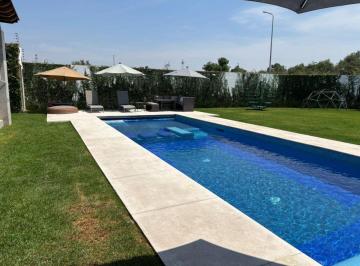 Casa de 4 habitaciones, Atlixco · Casa en Venta Ubicada en Fraccionamiento El Fresno en Atlixco Puebla