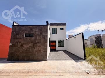 Casa · 141m² · 3 Recámaras · 1 Estacionamiento · Casa en Venta con Recamara en Planta Baja Santa María Coatepec