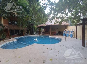 Casa · 600m² · 4 Recámaras · 6 Estacionamientos · Casa en Venta en Colegios Cancun