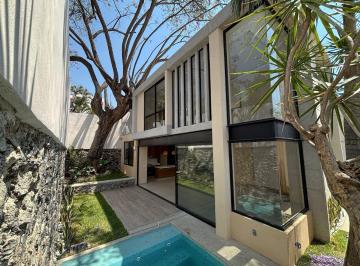 Casa · 214m² · 3 Recámaras · 2 Estacionamientos · Casa Nueva en Venta, Dentro de Kloster de Solo 5 Propiedades, con Alberca y Estancia Doble Altura