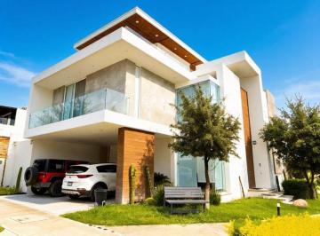 Casa de 4 habitaciones, Aguascalientes · Casas en Venta en Aguascalientes Surponiente en Tahona Residencial en Esquina (3 Niveles)