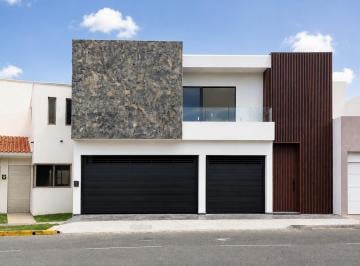 Casa · 295m² · 4 Recámaras · 3 Estacionamientos · Casa Nueva en Venta Playas del Conchal