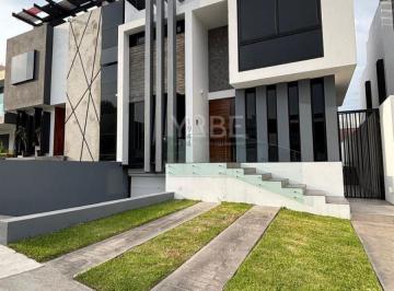 Casa de 3 habitaciones, Zapopan · En Venta Casa de Lujo en Valle Imperial