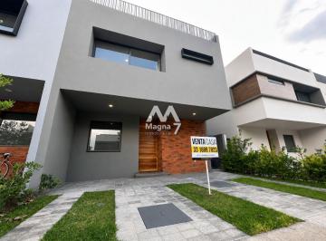 Casa de 5 habitaciones, Zapopan · Casa en Venta Zona Solares
