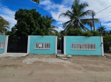 Casa de 4 habitaciones, Progreso · Casa con Amplio Terreno a Solo 150 m del Mar | Chelem, Yucatán.