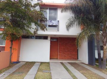 Casa en condominio de 3 habitaciones, Zapopan · Casa en Condominio, Ingreso por Bugambilias, Cerca Plaza Comercial y Colegios