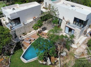 Casa · 660m² · 4 Recámaras · 4 Estacionamientos · Casa en Venta en Akumal Riviera Maya