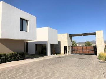 Casa en condominio de 3 habitaciones, Querétaro · Casa en Renta en C. Grand Capricho, Fracc. Cumbres del Lago Juriquilla. Queretaro