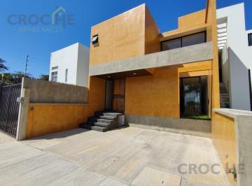 Casa · 182m² · 3 Recámaras · 2 Estacionamientos · Casa en Venta en Fraccionamiento Privado Zona El Grande, Coatepec Veracruz