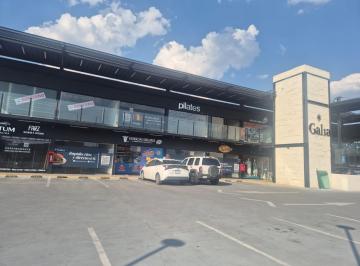 Local comercial · 48m² · 140 Estacionamientos · Locales en Venta en Juriquilla con Inquilino