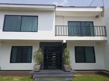Casa de 3 habitaciones, El Salto · Casa Amplia con Jardín, Terraza y Paneles Solares a 10 Minutos del Aeropuerto de Guadalajara