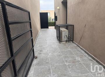 Casa · 166m² · 2 Recámaras · 2 Estacionamientos · Casa de un Piso en Renta en Zibata