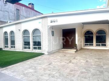 Casa · 162m² · 3 Recámaras · 1 Estacionamiento · Casa en Venta Col. Granjas, Chihuahua