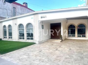 Casa · 163m² · 3 Recámaras · 1 Estacionamiento · Casa en Venta Col. Granjas, Chihuahua