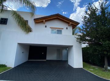 Casa en condominio de 5 habitaciones, Querétaro · Casa en Lomas del Campanario III