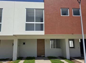 Casa · 117m² · 3 Recámaras · 2 Estacionamientos · Casas Nuevas en Venta en Coto Reserva Bugambilias, Santa Ana Tepetitlan Zapopan