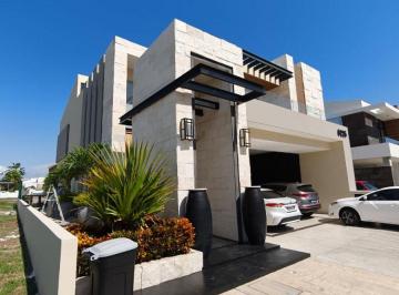 Casa de 4 habitaciones, Mazatlán · Residencia de Renta Amueblada en Puerta Al Mar en Marina Mazatlán $55,000 Mxn