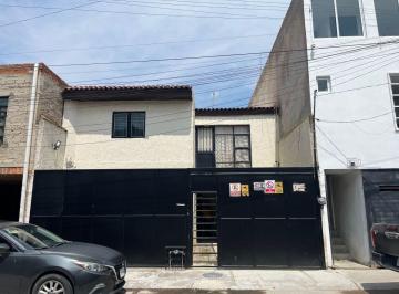 Casa de 5 habitaciones, Zapopan · Casa en Venta en Santa Ana Tepetitlan