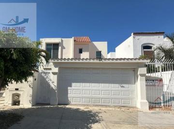 Casa · 380m² · 3 Recámaras · 2 Estacionamientos · Casa en Sábalo Country