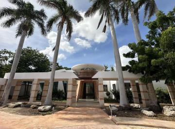 Casa · 1592m² · 5 Recámaras · 8 Estacionamientos · Increible Propiedad en Venta Merida, San Juan Gde Brisas (Gvc - 2472)