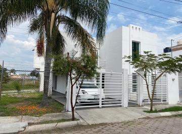 Casa · 132m² · 3 Recámaras · 1 Estacionamiento · Casa en Venta - (4)