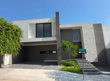 Casa de 4 habitaciones, León · Casa en Renta de 4 Recámaras en Cañada del Refugio León Guanajuato