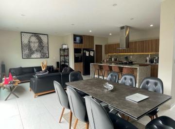 1f4e9b4fd8a6277ccf6bda34067e3e14d3be41153c95c8ae285f1fc46202e3d8 · Casa en Venta Junto a Áreas Verdes en Altozano Queretaro