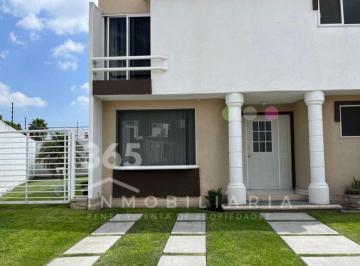 Casa en condominio de 3 habitaciones, Querétaro · Casa Amueblada en Condominio con Alberca a 5 Minutos de La Uvm en Juriquilla