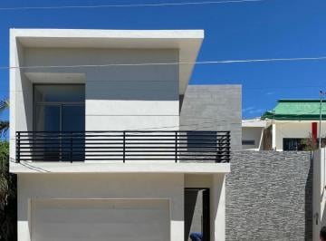 Casa de 3 habitaciones, Culiacán · Casa en Renta Frente a Parque en Lomas del Pedregal