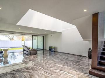 Casa en Venta de 4 habitaciones Tres de Mayo · Casa en Venta en Residencial Burgos, Cuernavaca, Morelos