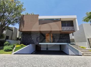 Casa · 616m² · 4 Recámaras · 6 Estacionamientos · Casa en Venta en Villa Universitaria