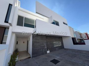 Casa · 210m² · 3 Recámaras · 3 Estacionamientos · Casa en Venta en Zen House, El Mirador, Qro.