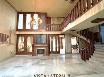 Casa · 790m² · 5 Recámaras · 10 Estacionamientos · Casona en Renta Av Teziutlán Sur, Col. La Paz