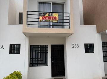 Casa en condominio de 2 habitaciones, León · Casa Amueblada en Jardines de Versalles